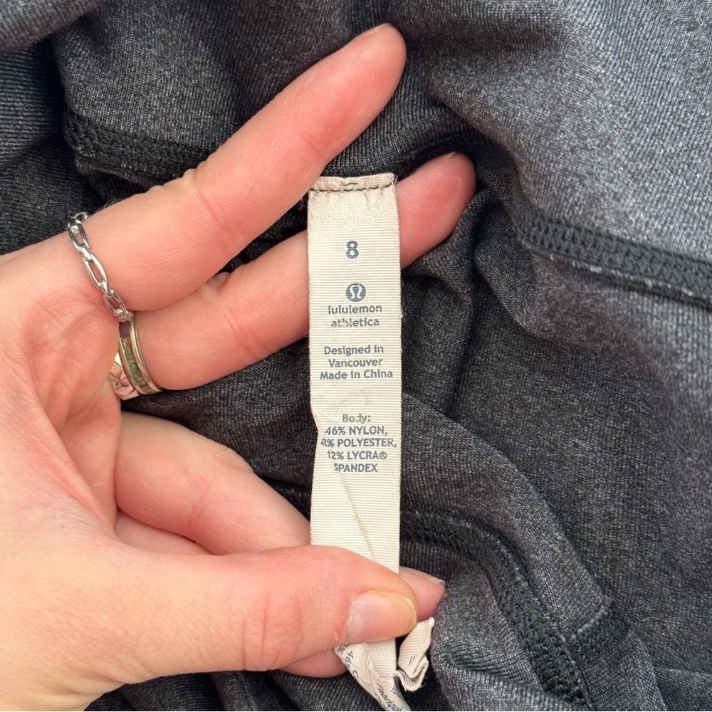 LULULEMON Grey Crop Capri Leggings - Picture 3 of 4